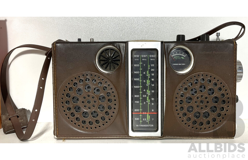 Vintage National Panasonic Portable Radio