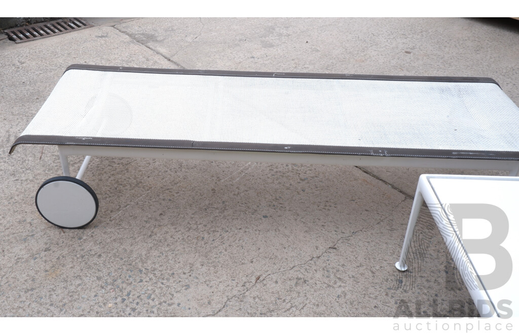 Mid Century Richard Schultz Outdoor Sun Bed and Coffee Table