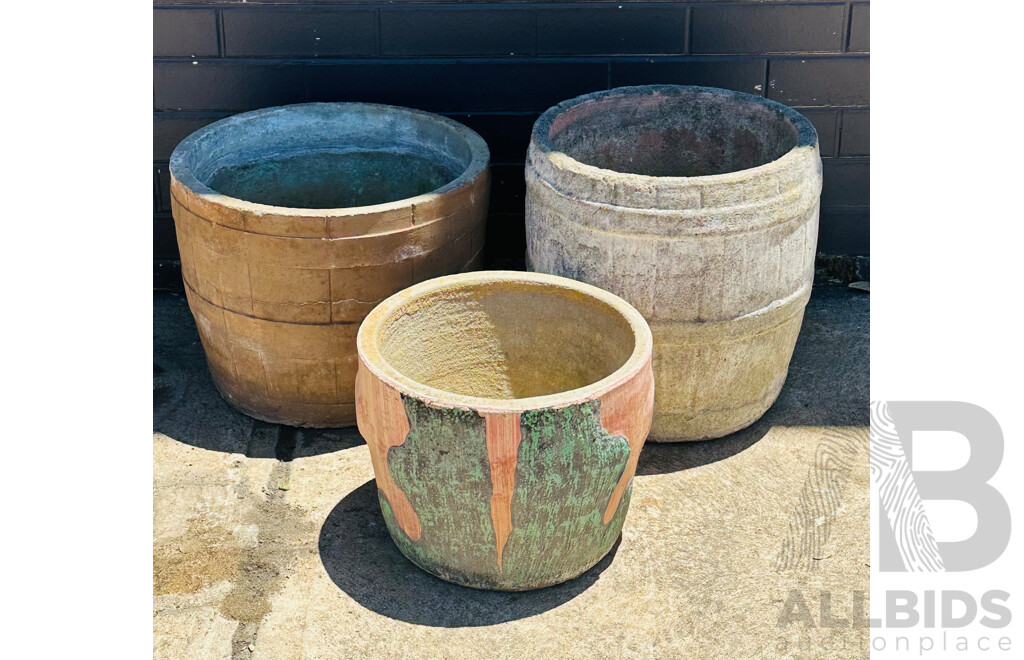 Set of Three Outdoor Garden Pots