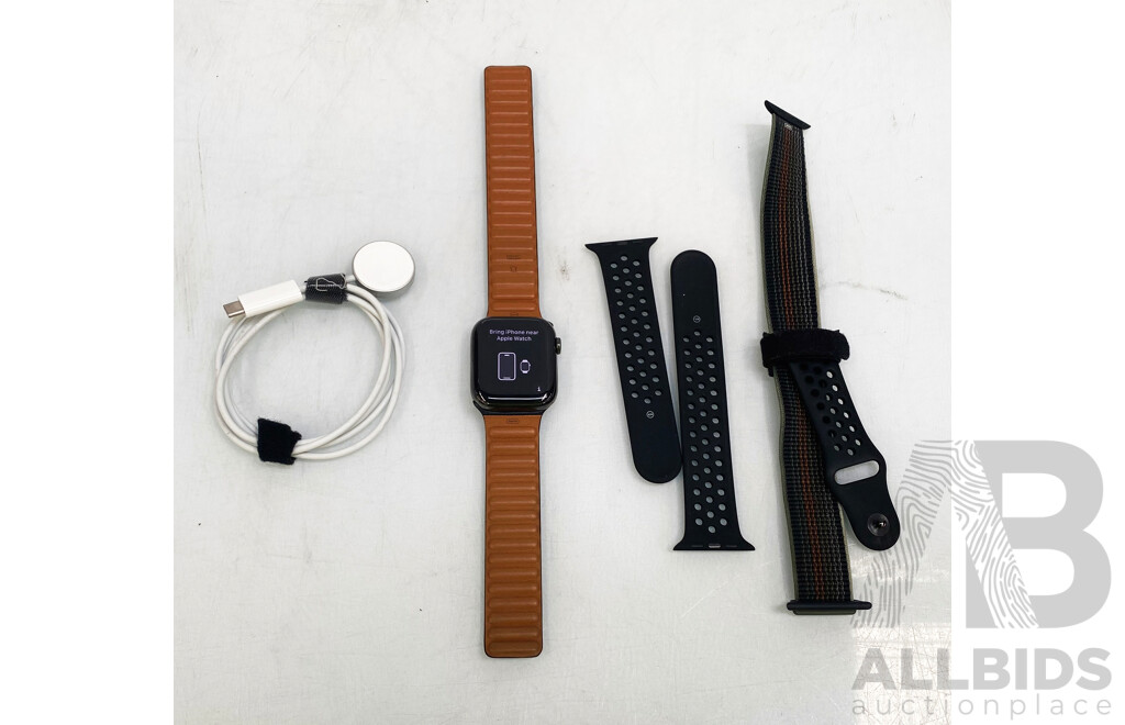 Apple Watch Series 7 (Black)