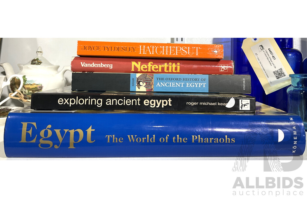 Collection Five Books Relating to Ancient Egypt Including Egypt the World of the Pharaohs, Edited by Schulz & Seidel, Konemann and More