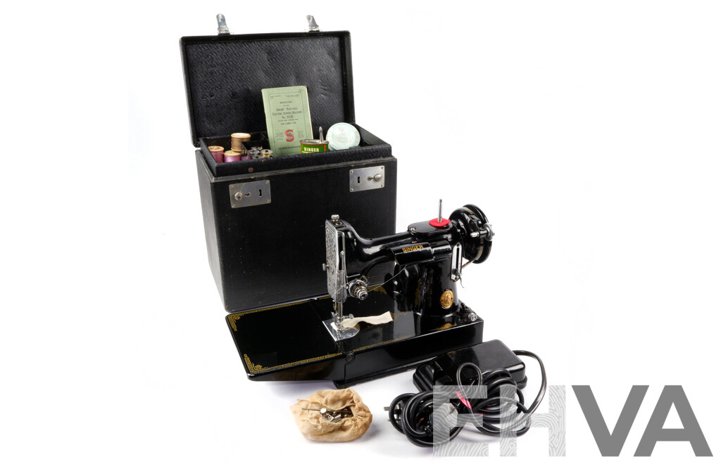 Vintage Singer Featherweight Model 221k Electric Sewing Machine in Case with Singer Accessories and Original Instructions, Serviced Recently