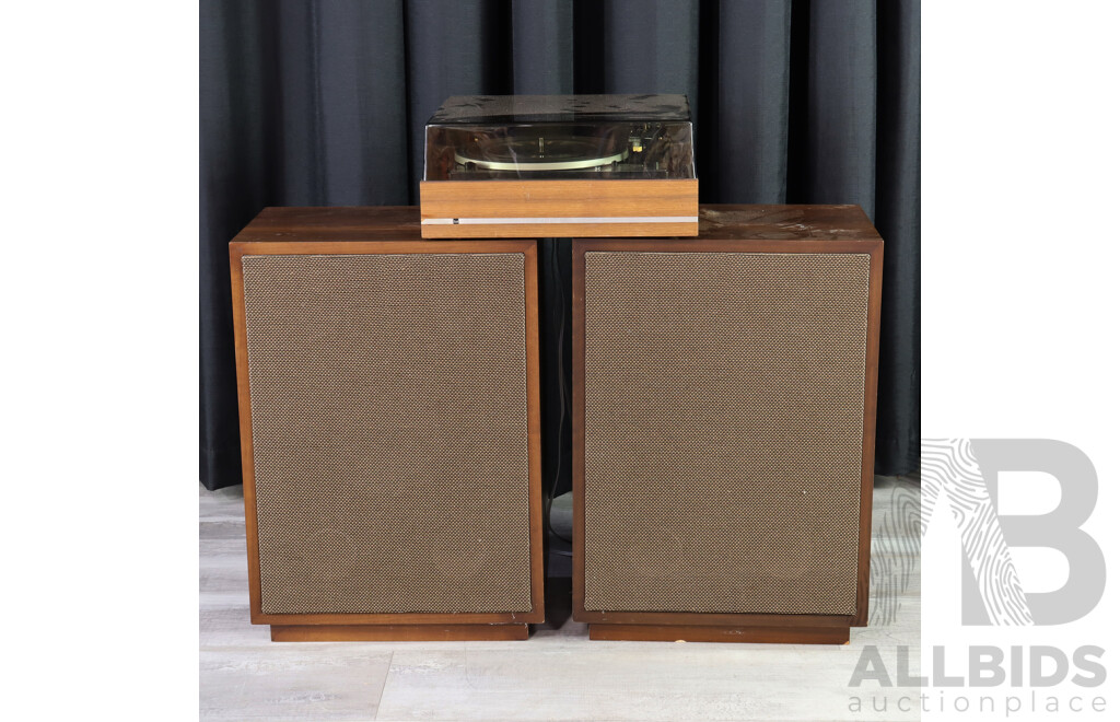 Vintage Dual 1214 Turntable with Two Speakers