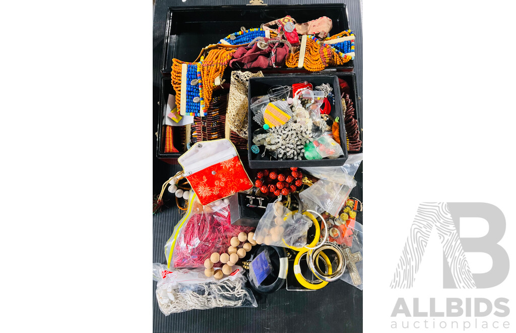 Large Quantity of Costume Jewellery Alongside a Rectangular Lacquered Jewellery Box - Includes Loose Beads, Necklaces, Bangles and More