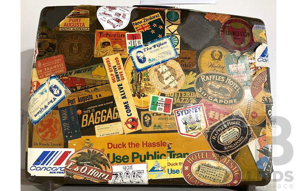 Well Travelled Samsonite Suitcase