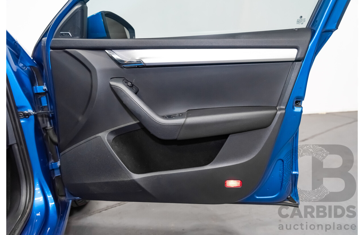 12/2013 Skoda Octavia 110 TDI Elegance NE MY14 5d Hatchback Blue Turbo Diesel 2.0L