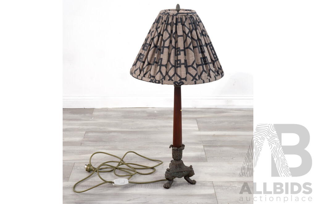 Corinthium Form Table Lamp