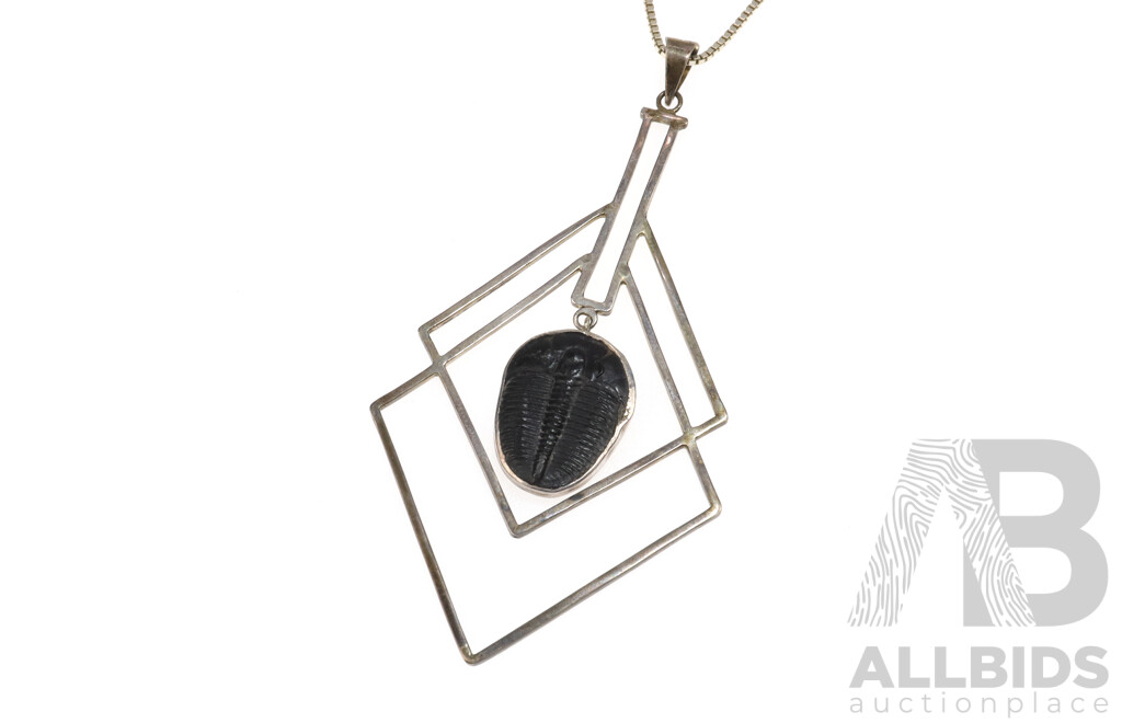 Interesting Silver Modernist Pendant with Mollusc Fossil, 90mm X 45mm, on 40cm SS Box Chain
