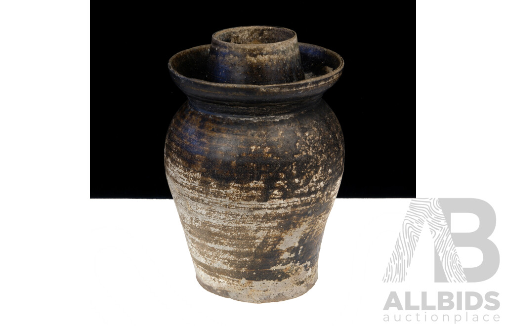 Interesting Early Antique Thai Sukhothai Skawahlook Pottery Honey Pot, Circa 14th to 15th Century