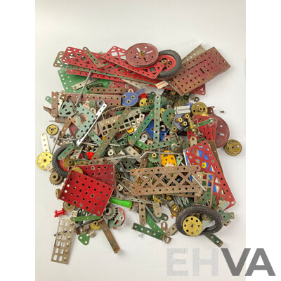 Collection of Vintage Meccano and Nylon Garantie Set Pieces