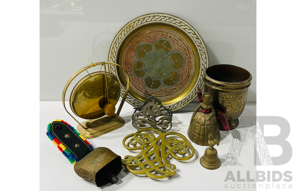 Varied Collection of Brassware and Other Homeware Items Including Etched Tray, Cow Bell, Small Gong and More