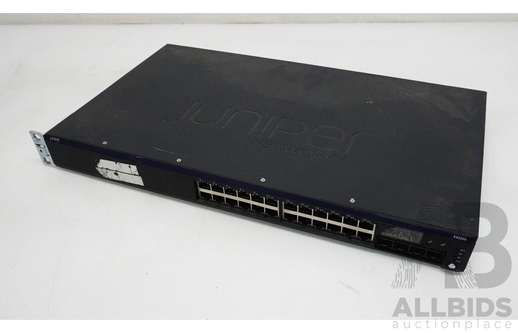 Juniper Networks (EX2200-24T-4G) EX2200 24-Port Gigabit Ethernet Switch