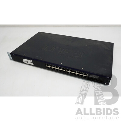 Juniper Networks (EX2200-24T-4G) EX2200 24-Port Gigabit Ethernet Switch