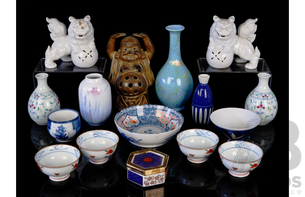 Collection Japanese Porcelain Decorated Pieces Including Imari Style Examples, Pair White Pho Dogs and More