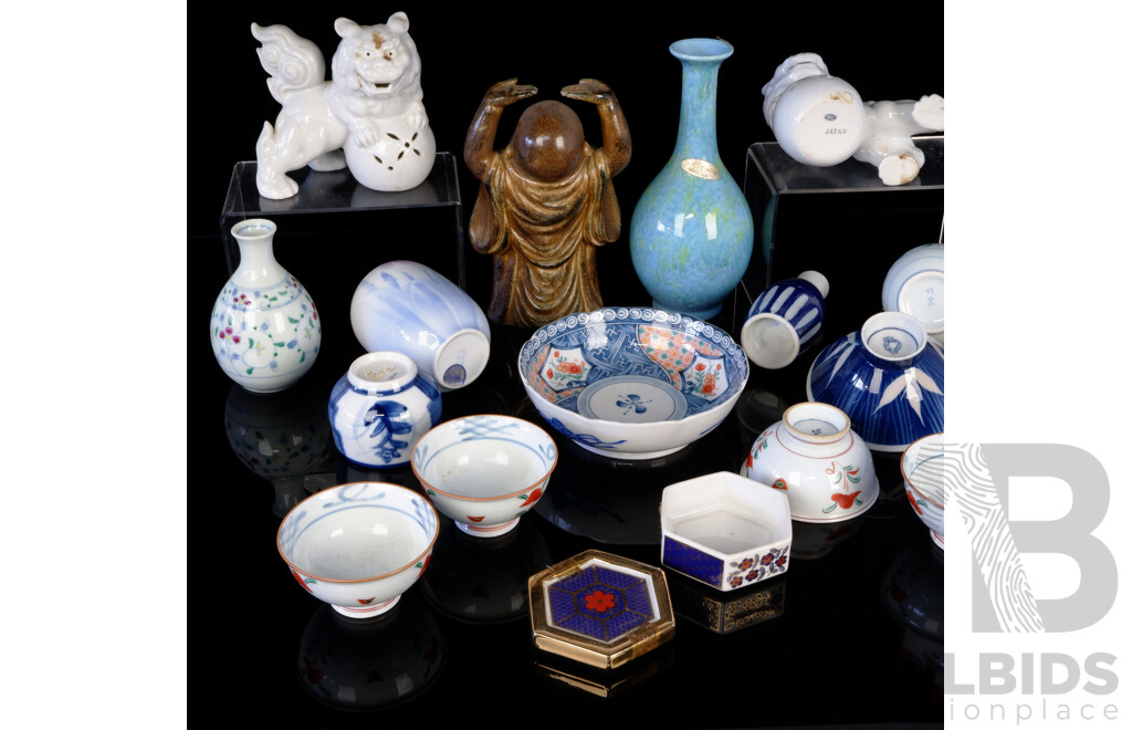 Collection Japanese Porcelain Decorated Pieces Including Imari Style Examples, Pair White Pho Dogs and More