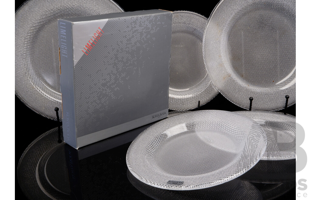 Five Mid Century Kosta Boda Frosted Glass Plates in Limelight Pattern Including Two in Original Box