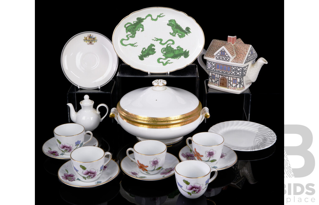 Collection Quality English Porcelain Including Wedgwood Lidded Tureen, Royal Worcester and More