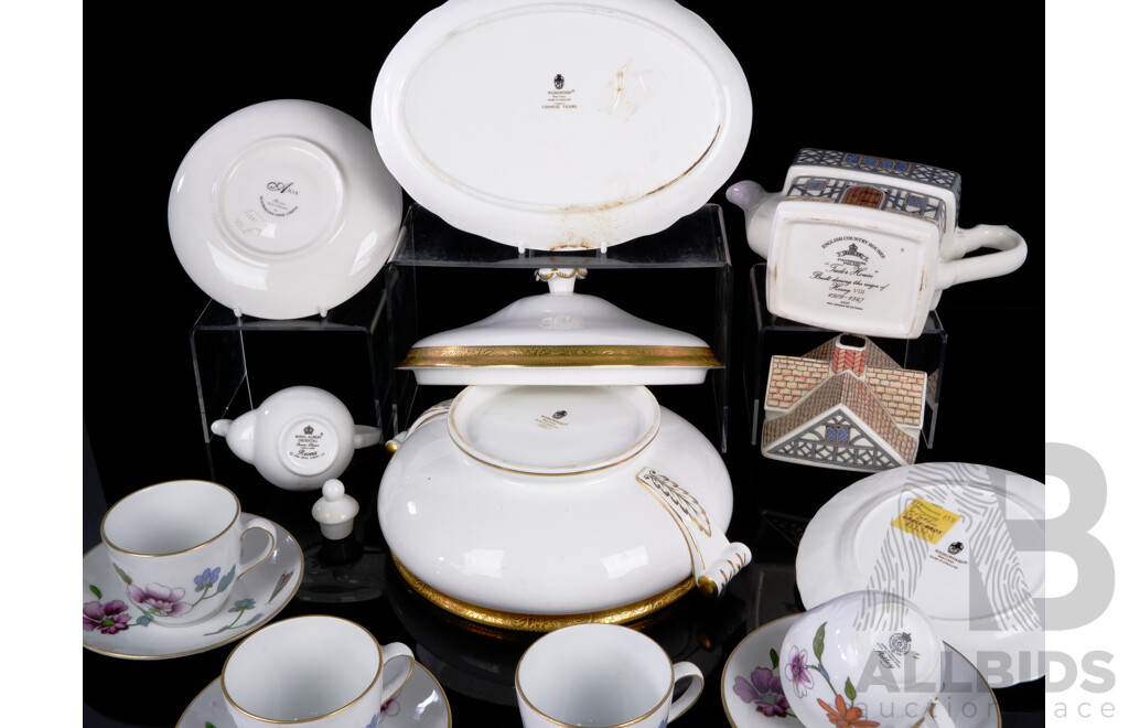 Collection Quality English Porcelain Including Wedgwood Lidded Tureen, Royal Worcester and More