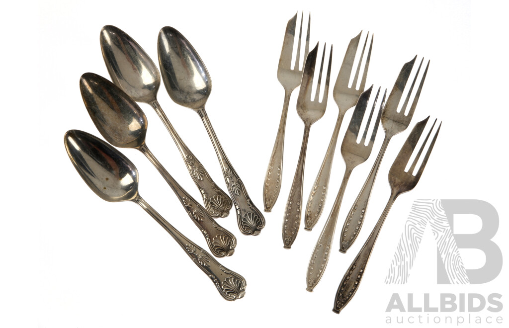 Set Six Sterling Silver Cake Forks, Sheffield 1929 Along with Set Four Teaspoons in Kings Pattern, 1965, Total Weight 213gm