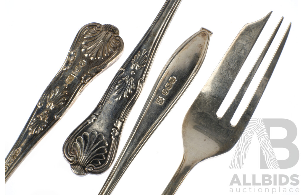 Set Six Sterling Silver Cake Forks, Sheffield 1929 Along with Set Four Teaspoons in Kings Pattern, 1965, Total Weight 213gm