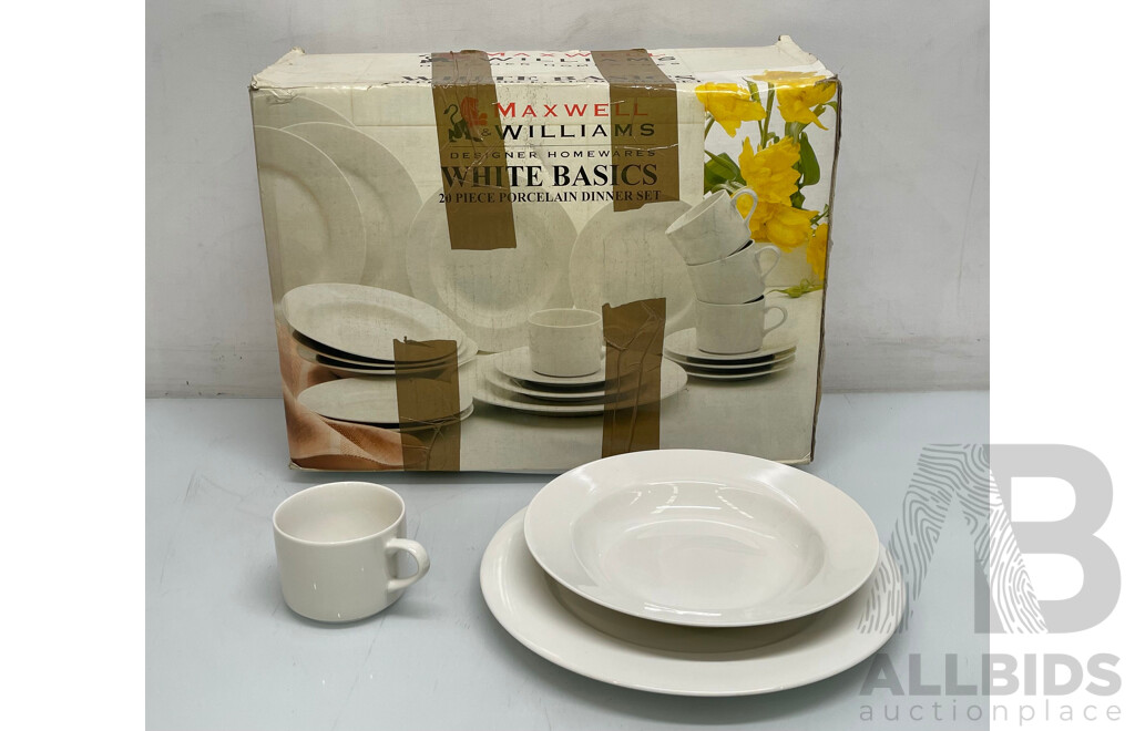 Maxwell Williams 20 Piece Porcelain Dinner Set - Brand New