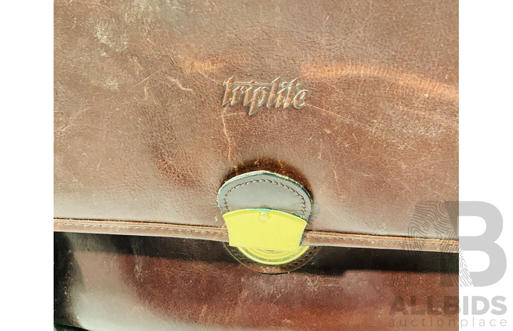 Triplite Soft Leather Briefcase with Detachable Shoulder Strap