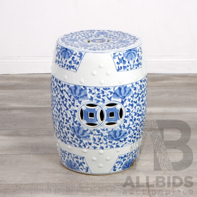 Chinese Porcelain Drum Stool with Blue and White Decoration