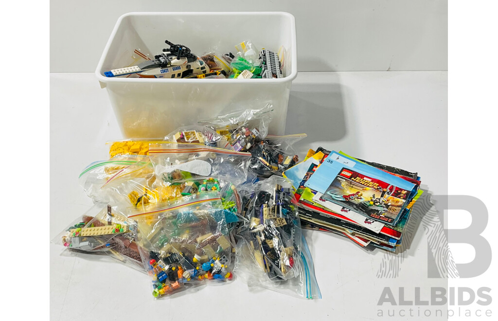 Collection Lego, Mostly City , Including MiniFigs, Approx 4kg