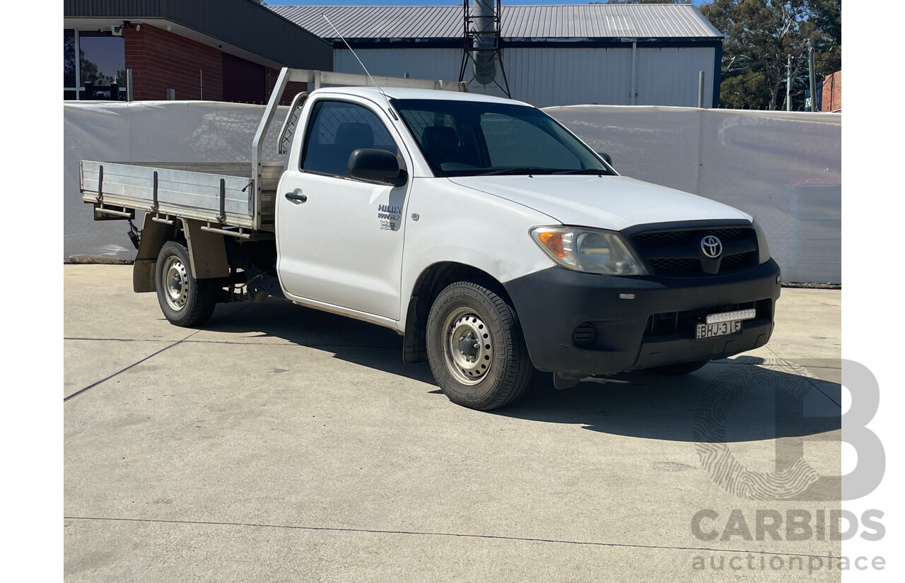 06/08 Toyota Hilux WORKMATE RWD TGN16R 07 UPGRADE C/Chas White 2.7L