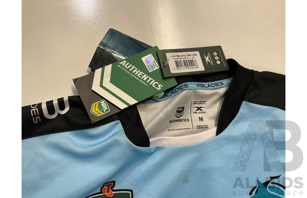 Cronulla Sharks 2018 Jersey Signed by Chad Townsend Size M