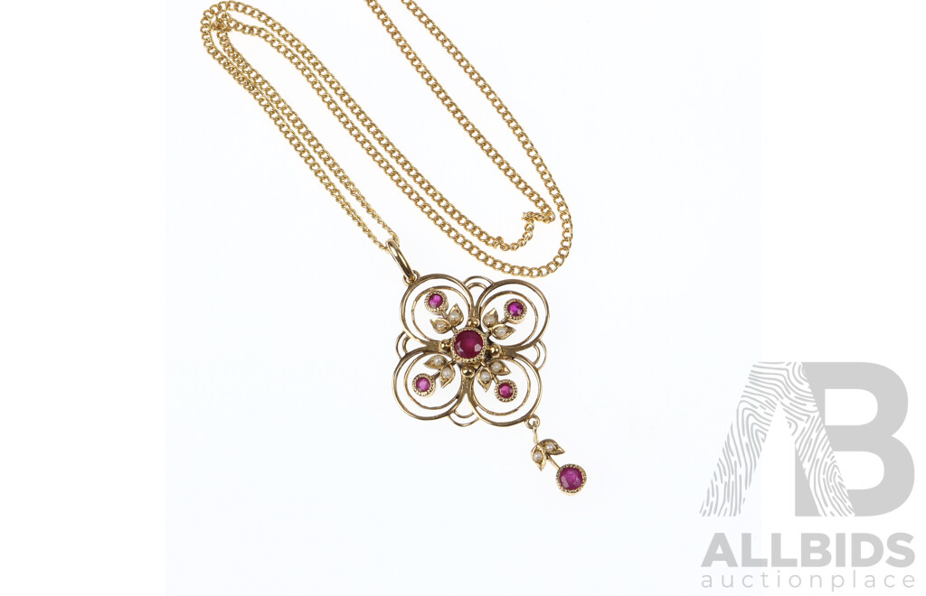 9ct Ruby & Seed Pearl Quatrefoil Pendant on 9ct 45cm Curb Link Chain, 5.00 Grams