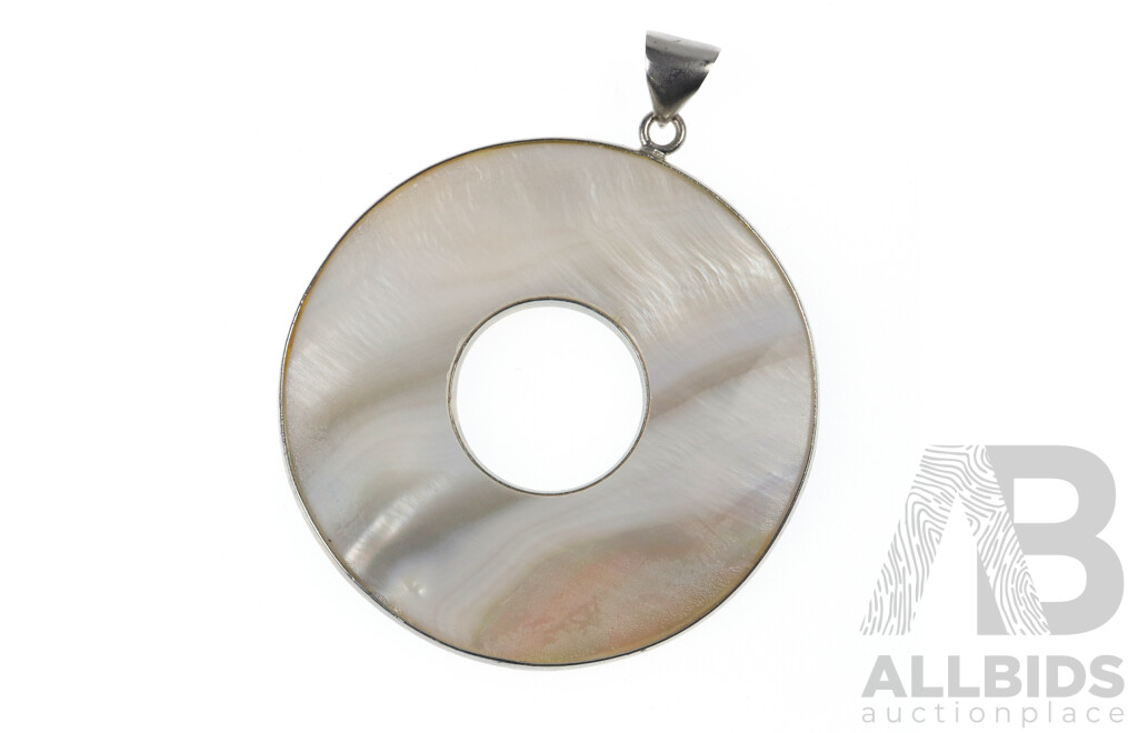 Sterling Silver Mother of Pearl Large Circle Pendant, 60mm Diameter, 17.92 Grams