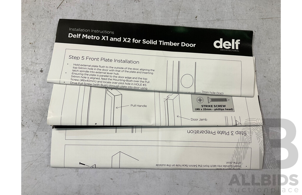 DELF ARCHTECTURAL Metro X1 675mm Plate Pull Handle