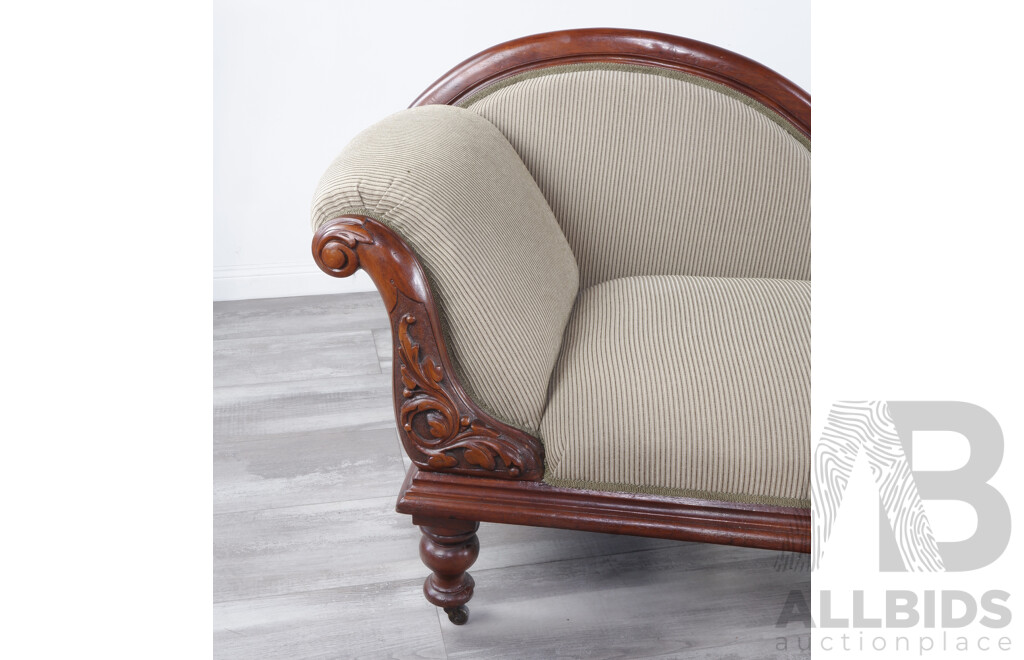 Victorian Style Mahogany Chaise Lounge