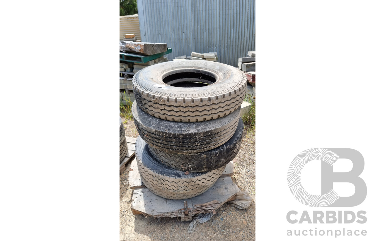 Set of Five Assorted Used Tyres Including YOKOHAMA & HANKOOK Tyres