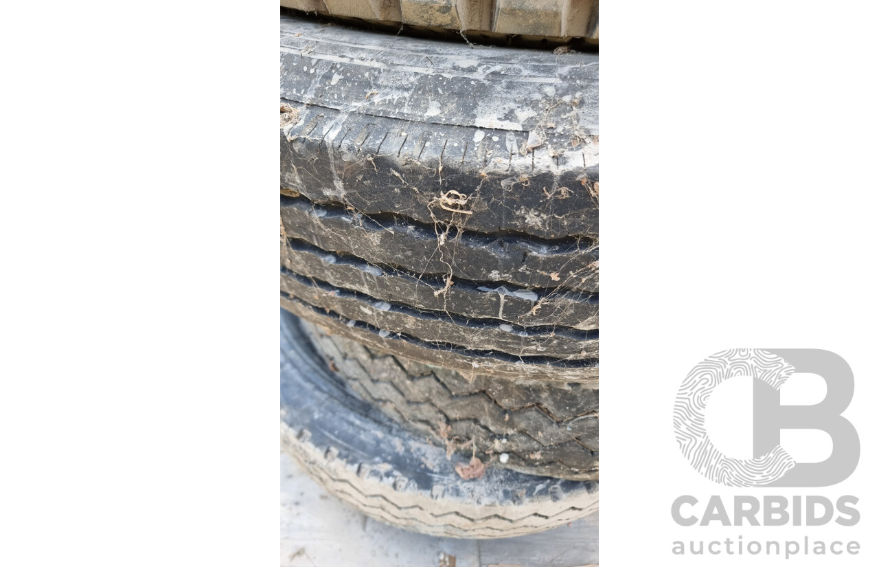 Set of Five Assorted Used Tyres Including YOKOHAMA & HANKOOK Tyres
