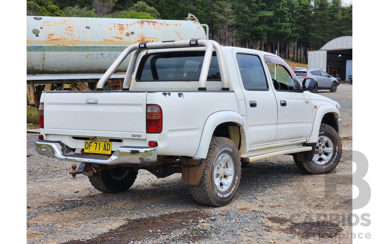 4/2003 Toyota Hilux SR5 (4x4) KZN165R Dual Cab P/Up White Turbo Diesel 3.0L