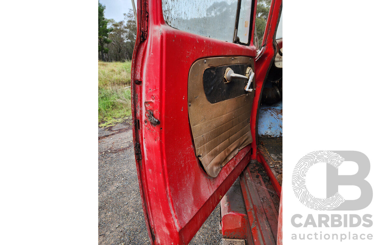 01/1968 International C1800 Series Prime Mover 4x2 2d Cab Chassis Red Inline Six