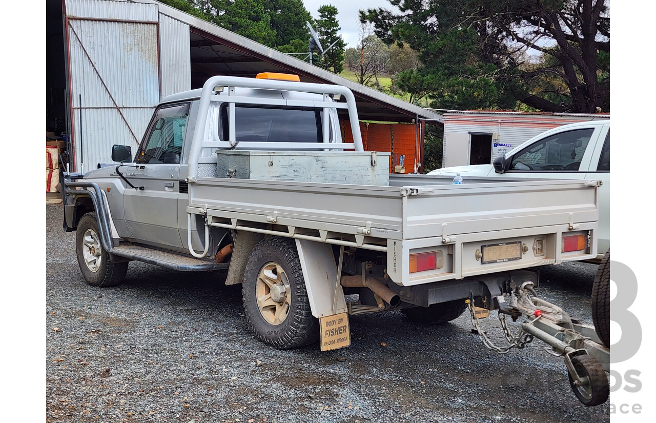 12/2013 Toyota Landcruiser GXL (4x4) VDJ79R MY12 UPDATE C/Chas Silver Turbo Diesel V8 4.5L