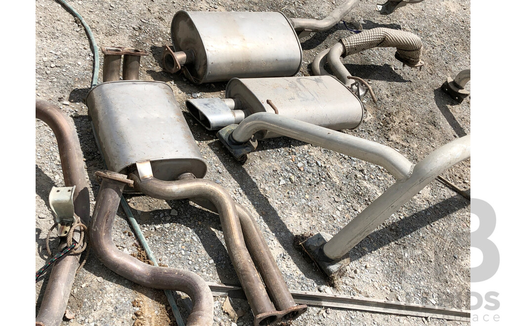Exhaust and car parts for a ford XR8