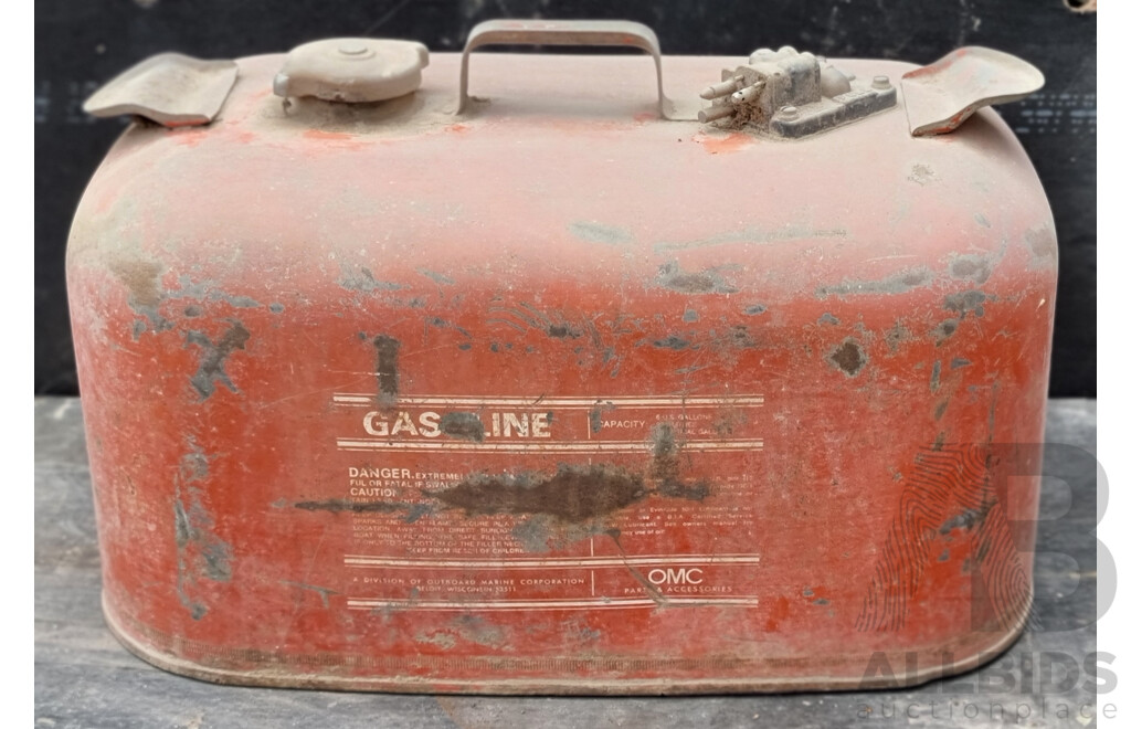 OMC Vintage Gasoline Can - 6 US Gallons/ 22.71L