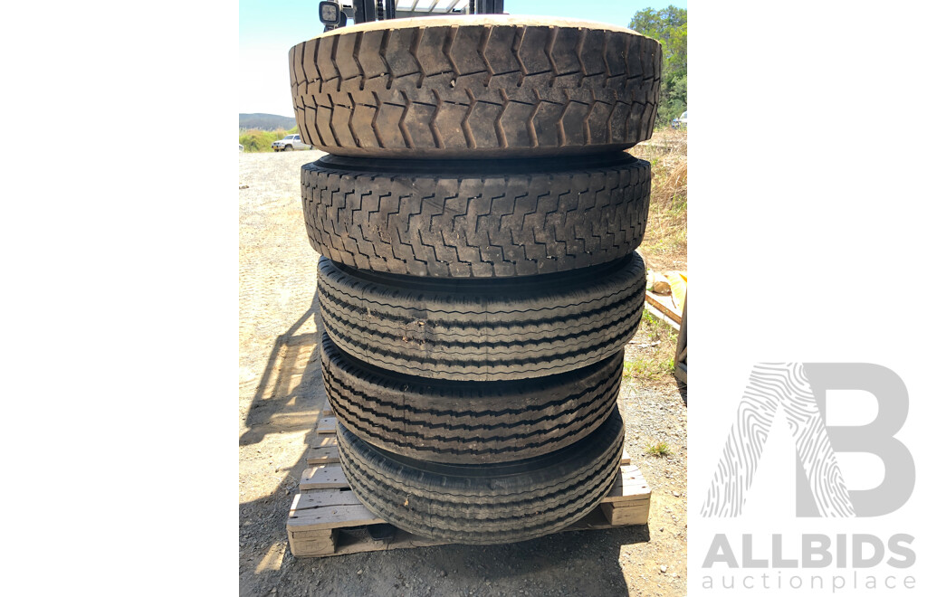Set of 5 Truck Tyres including AUFINE, Advance,Jinyu and Triangle tyres