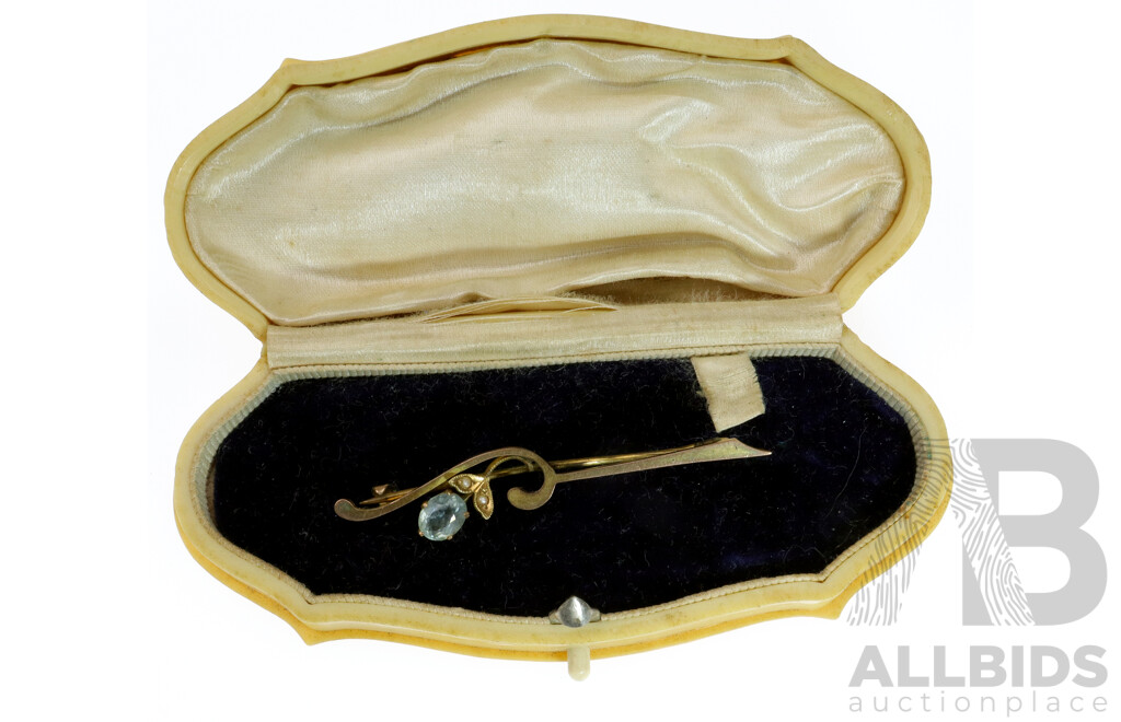 9ct Vintage Aquamarine & Seed Pearl Brooch 55mm, 2.58 Grams in Original Presentation Box