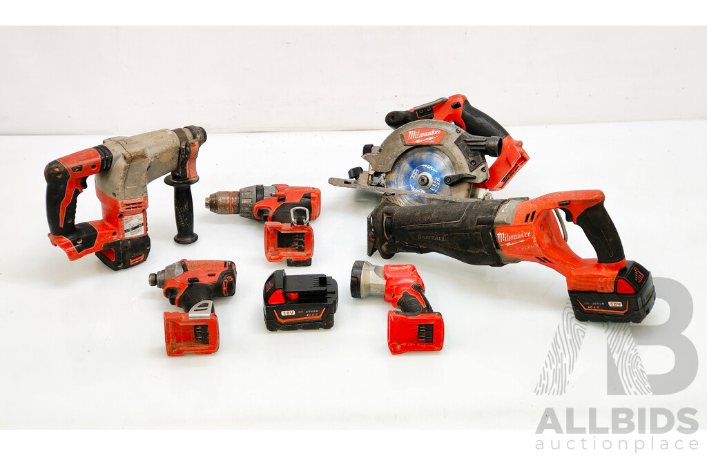 MILWAUKEE Fuel Set of 6 Cordless Power Tools and 2 Batteries