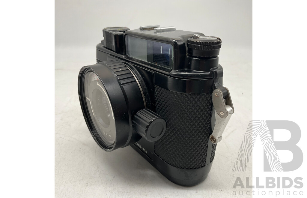 NIKONOS III 35mm Underwater Camera