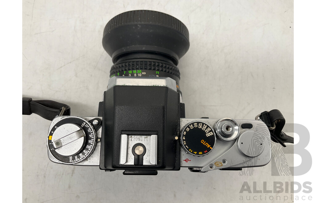 MINOLTA XE-1 Single Lens Camera  W/ MD Rokkor 50mm 1:1.7 Lens