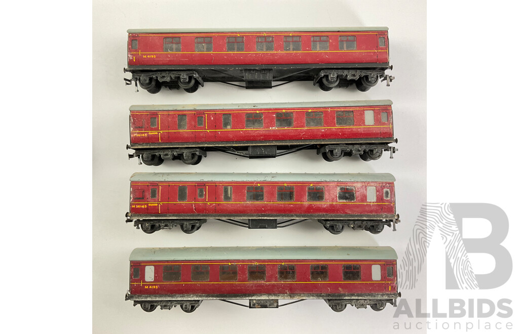 Vintage Tri-Ang and Hornby HO/OO Scale Passenger Carriages, Made in England