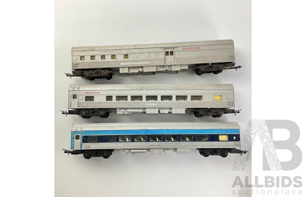 Vintage Tri-Ang and Hornby HO/OO Scale Passenger Carriages, Made in England