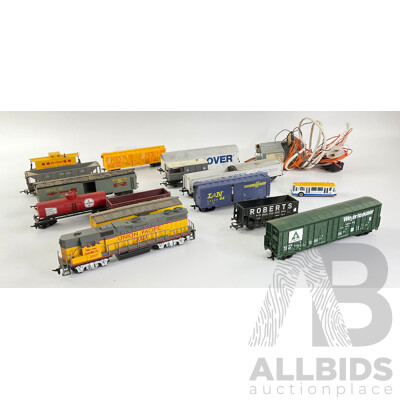 Vintage Life Like and Tri-Ang HO/OO Scale Freight Rolling Stock, Diesel Locomotive and Power Mite Controller