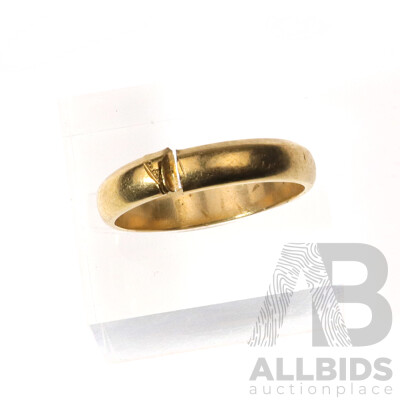 14ct Rounded Profile Wedding Band, Size O, 3.76 Grams
